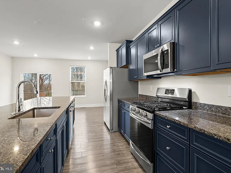 304 Sweetbay Rd — Photo 12