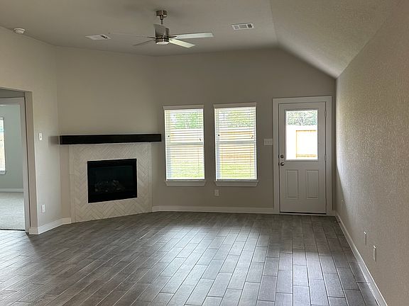 4th image of 5630 Silverleaf Oak Ln