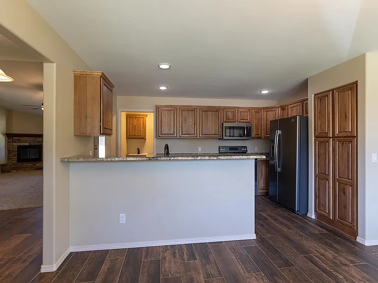 peninsula bar, pantry