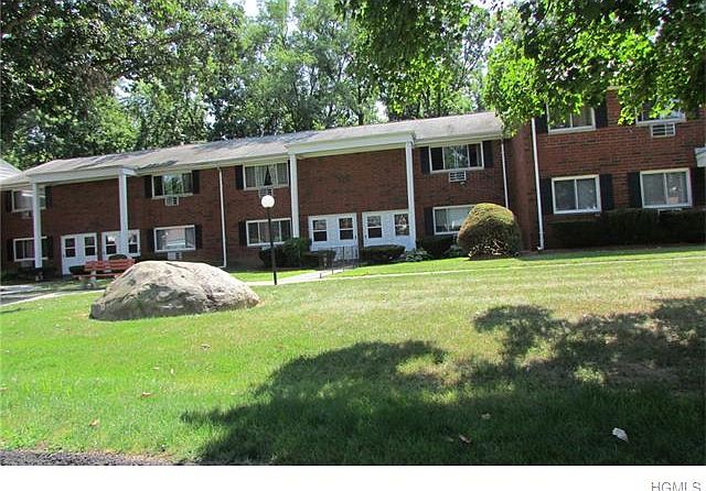 1st image of 17 Manor Dr #17