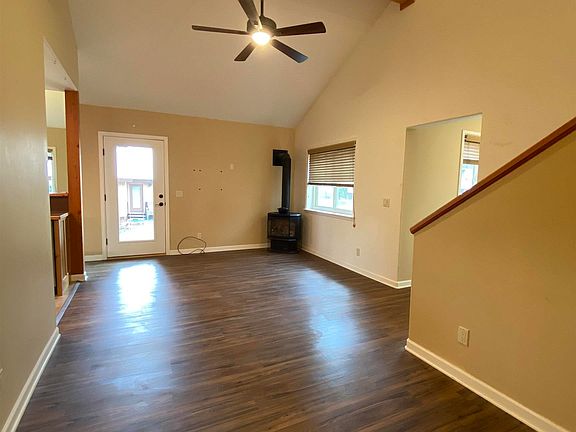 5th image of 282B Aspenglow Blvd