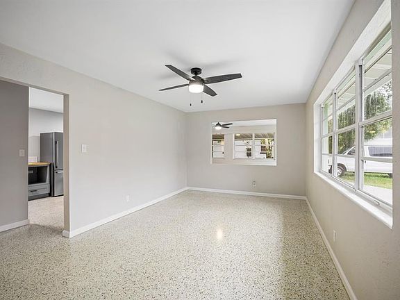 5th image of 109 Astor St