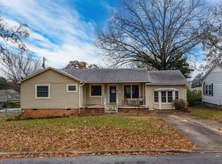 6 Floral Ln, N Little Rock, AR 72118