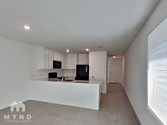 5th image of 1254 Basswood Dr