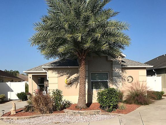 Front of Courtyard Villa