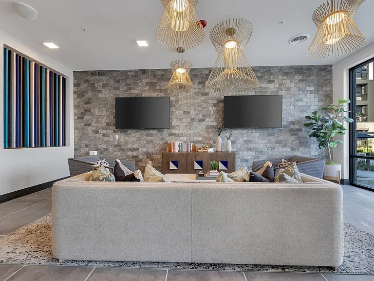 Avenue64 Apartments — Photo 15