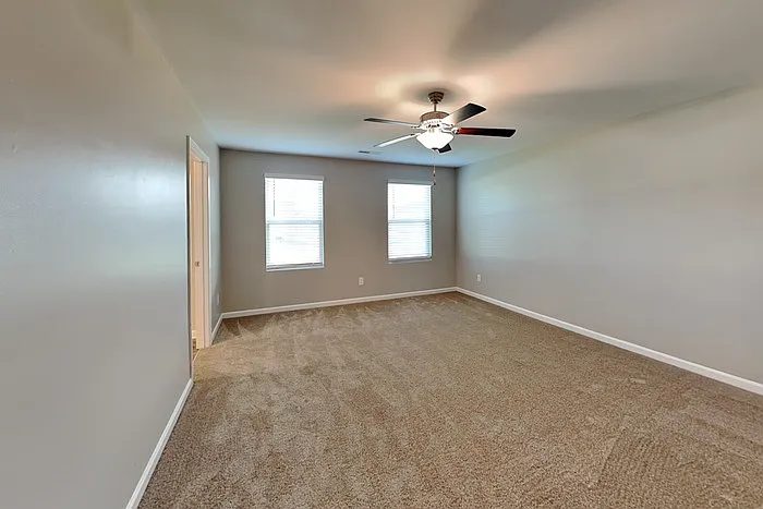 1045 Cloverdale Ct — Photo 9