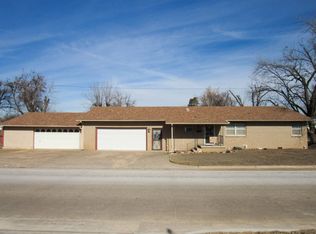 702 W Poplar Ave, Enid, OK 73701