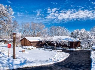 3N255 E Mary Ln, St Charles, IL 60175