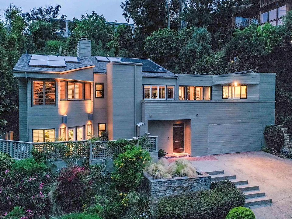 1st image of 3066 N Arroyo Dr