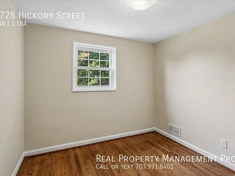 2728 Hickory St — Photo 12
