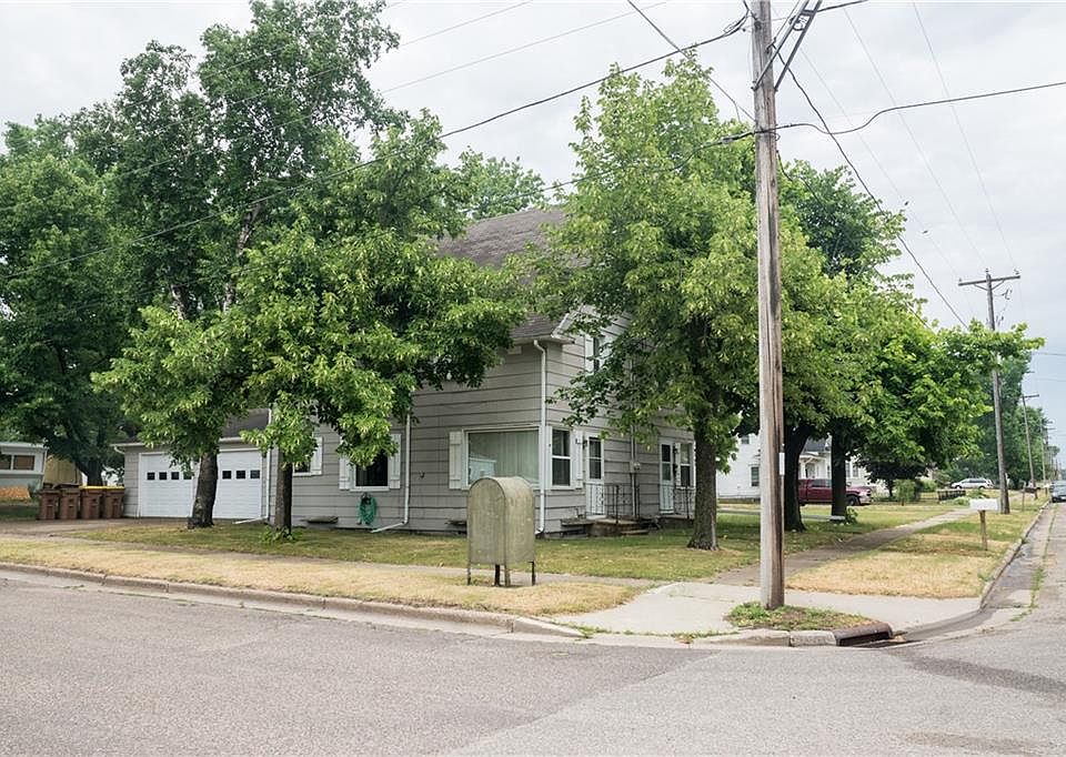 698 W Hudson St, Mondovi, WI 54755 | MLS #1574306 | Zillow