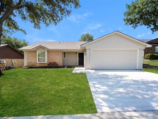 6520 N Park Dr, Watauga, TX 76148