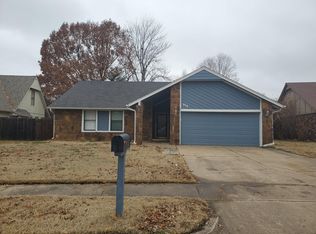 512 S Hemlock Ave W, Broken Arrow, OK 74012