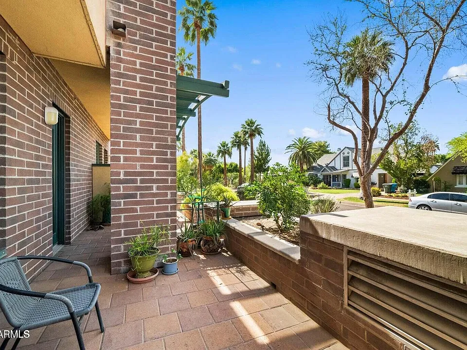 17 W Vernon Ave #31
