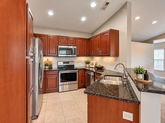 4th image of 2243 Rolling Hills Dr