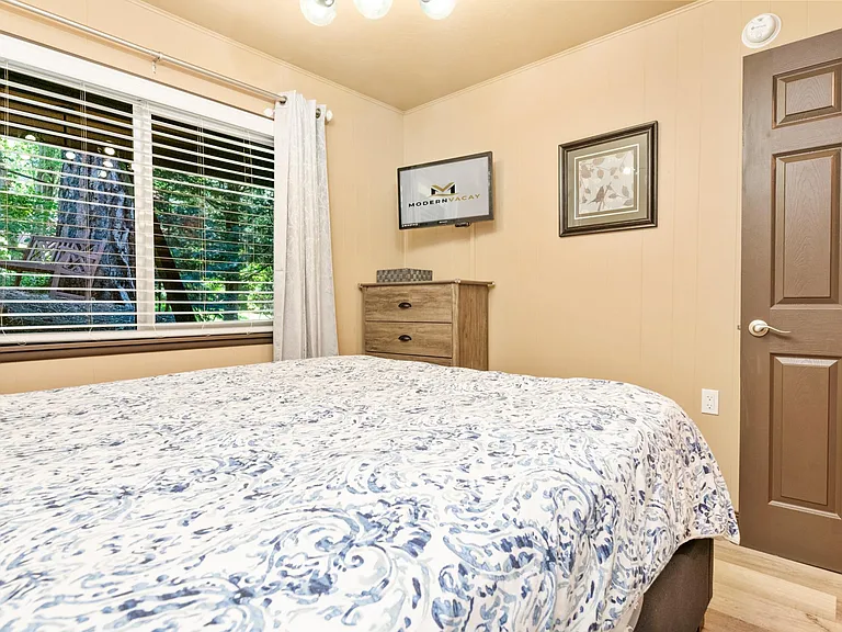 944 Knickerbocker Rd — Photo 21