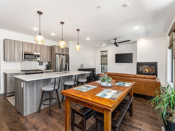 3rd image of 930 BLUE RIVER Parkway UNIT 821
