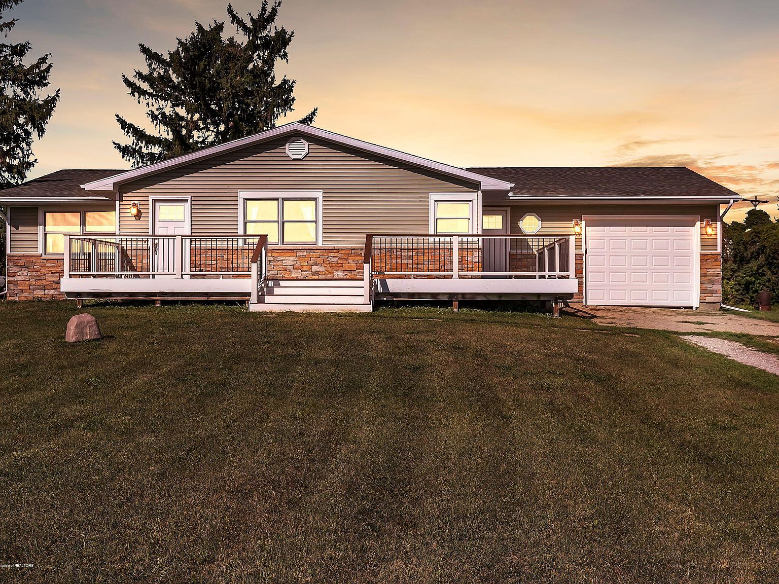 9075 Round Lake Rd, Laingsburg, MI 48848 Zillow