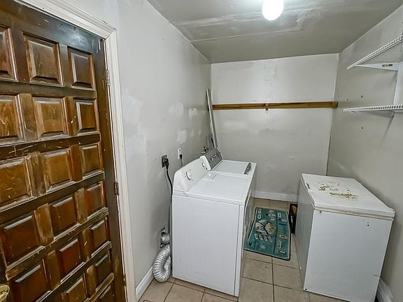 5th image of 523 Romain St
