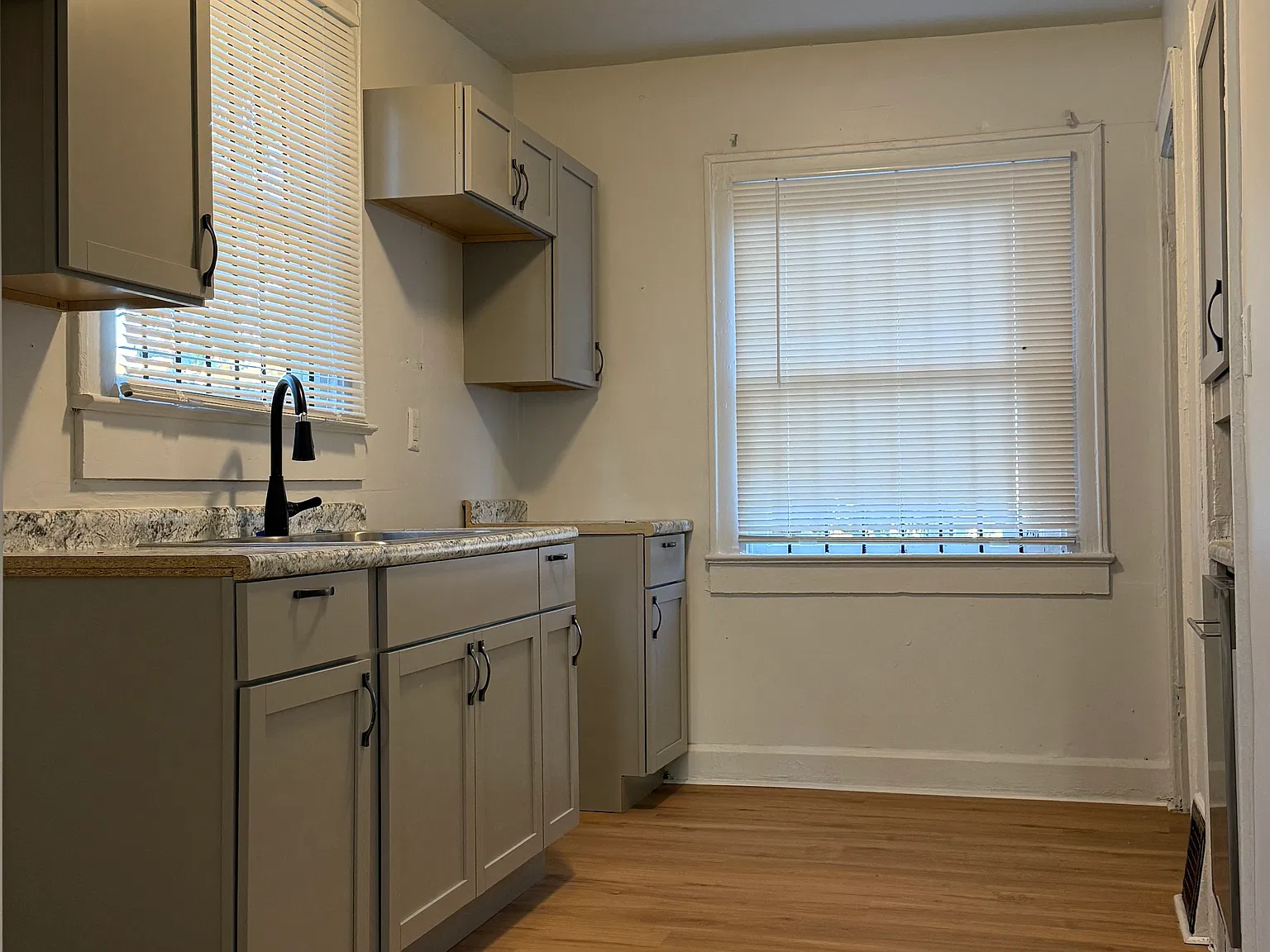 3419 N Kenwood Ave — Photo 4