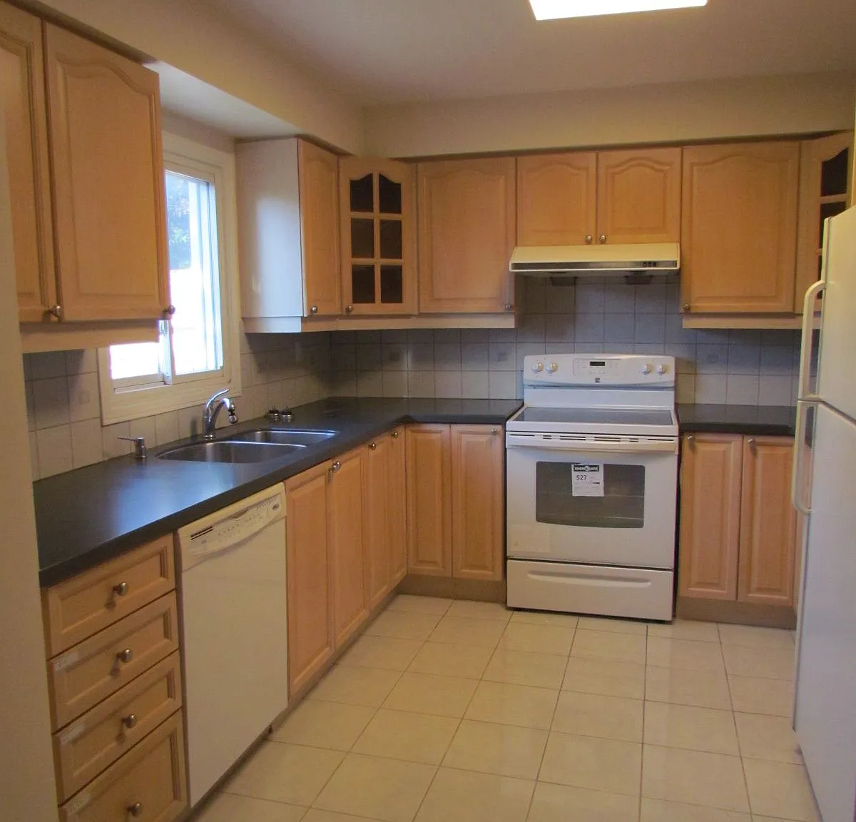 3 bed, $3,295 — Photo 3