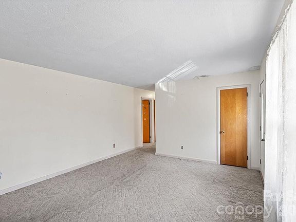 4th image of 411 Brentwood Cir