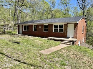 492 Oak St, Clarksville, TN 37042
