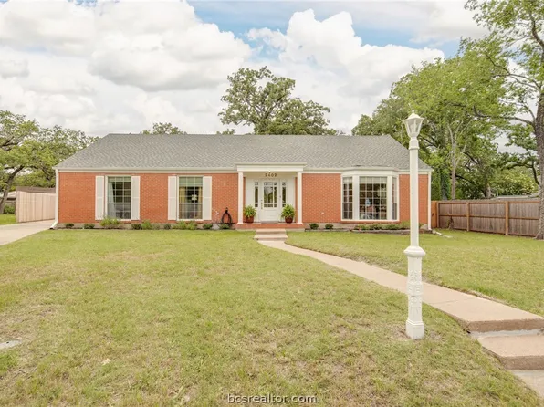 2402 Morris Ln, Bryan, TX 77802