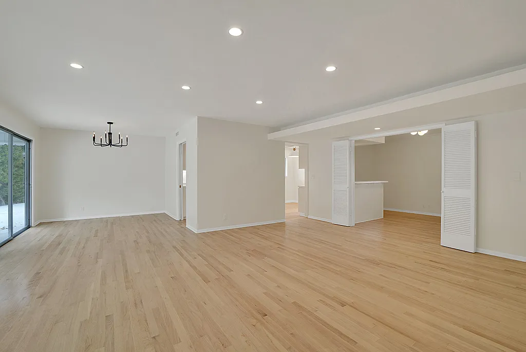 4 bed, 2087 sqft, $6,900 — Photo 4