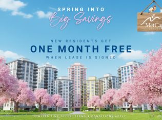 2055 Barsuda Dr #8, Mississauga, ON L5J1V6