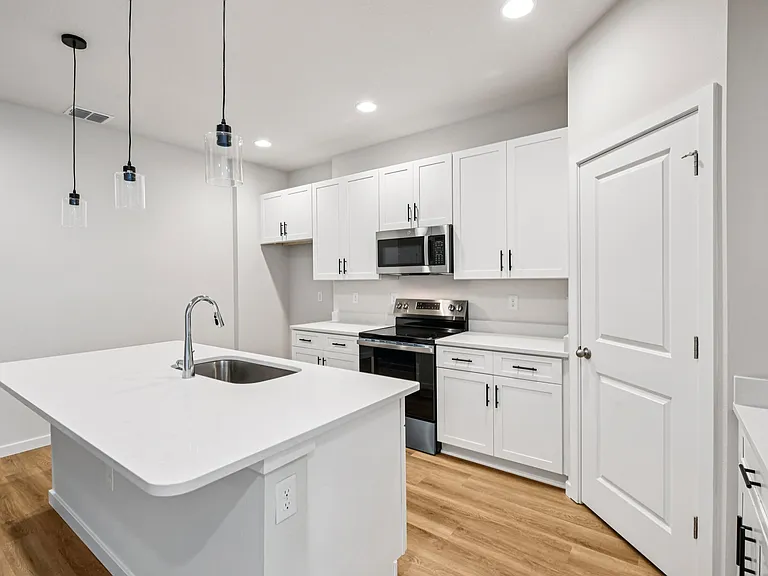 536 E Beresford Ave — Photo 2