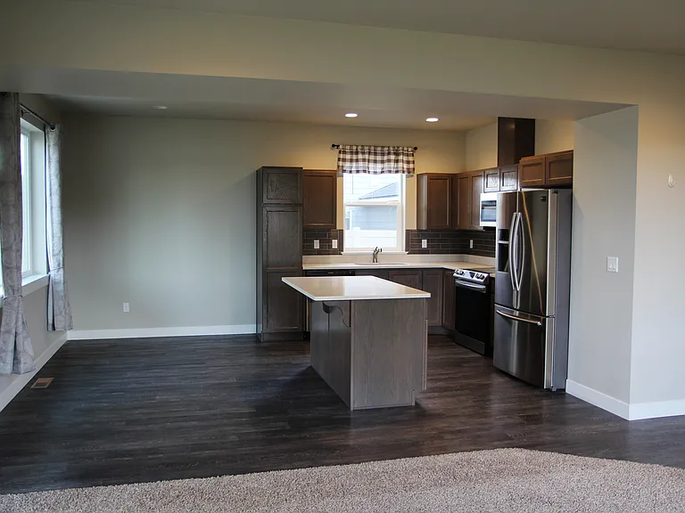 2238 2nd St SE — Photo 3