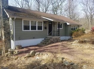 8 Anawa Rd, Highland Lakes, NJ 07422