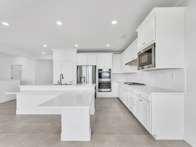 10513 Claim Jumper Way — Photo 16
