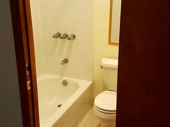 5th image of 618 6th Ave #1R