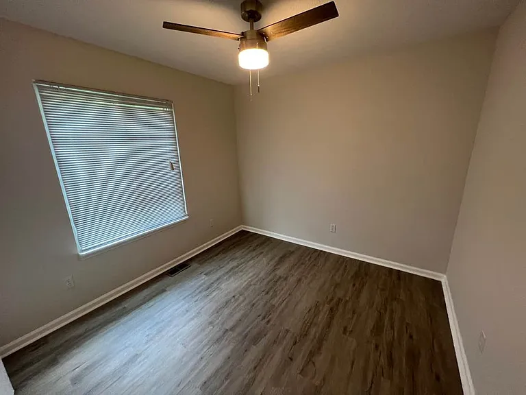 2824 Henslowe Dr — Photo 32