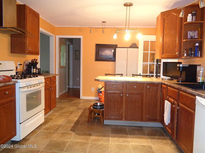 5th image of 2359 lawnwood Avenue