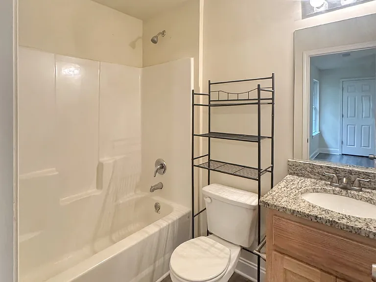 4045 Oliver Dr — Photo 2