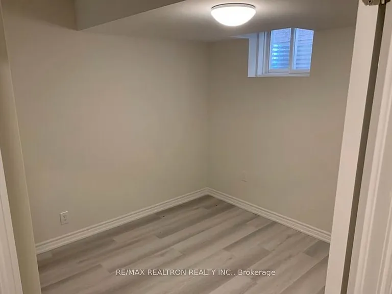 22 Mount Pleasant Ave #BASEMENT — Photo 7