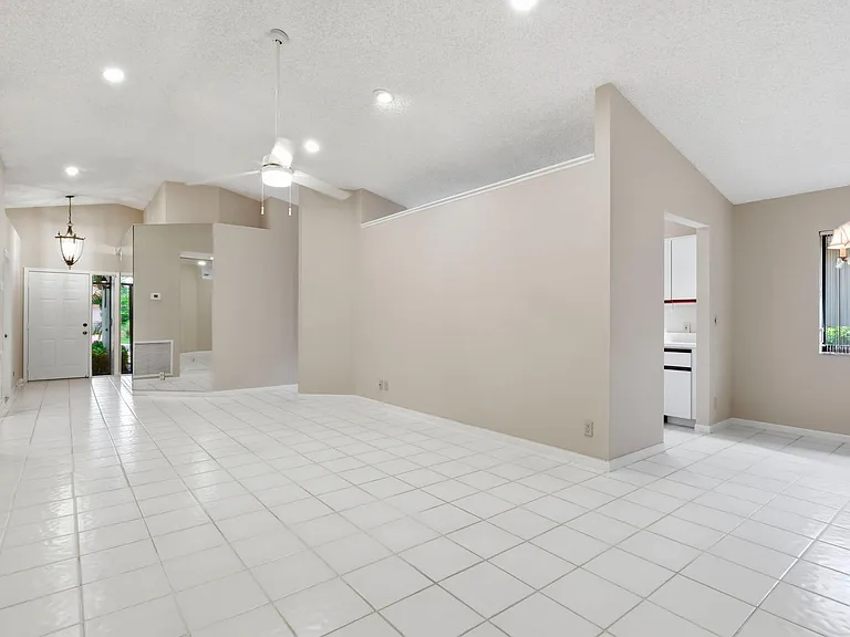 6170 Bay Isles Dr — Photo 5