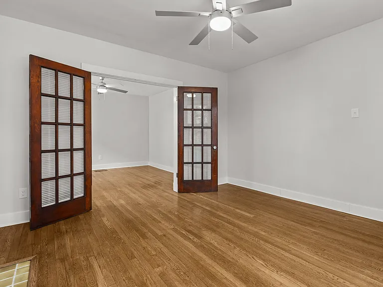 1129 Wisconsin Ave — Photo 16
