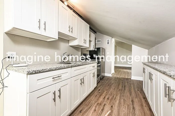 2106 Sarah St #3 — Photo 7