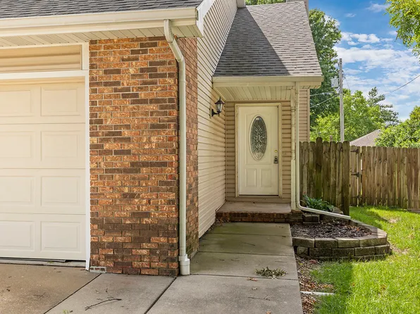 3749 N Pickwick Ave, Springfield, MO 65803