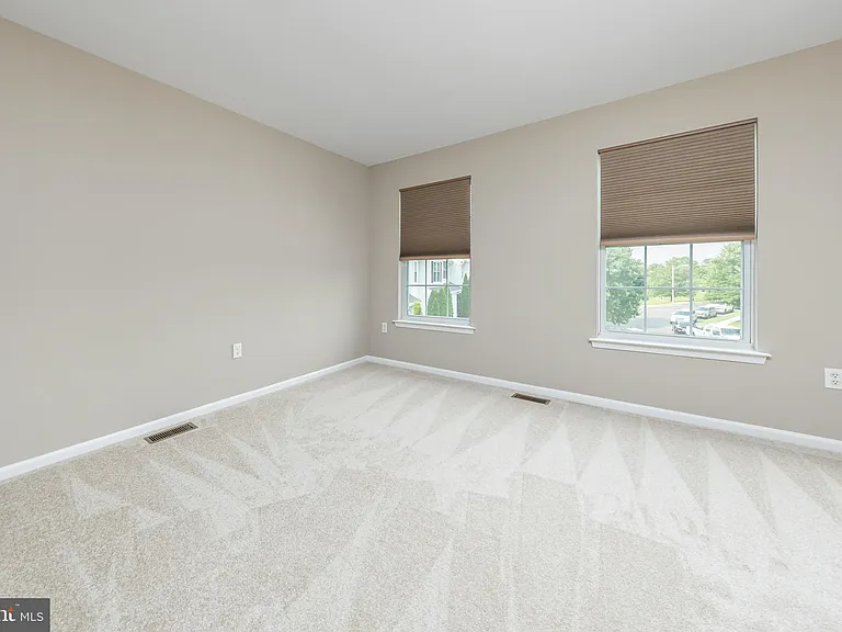 1085 Buckingham Dr — Photo 21