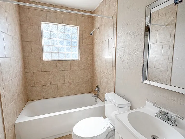 101 E Pirate Ave — Photo 8
