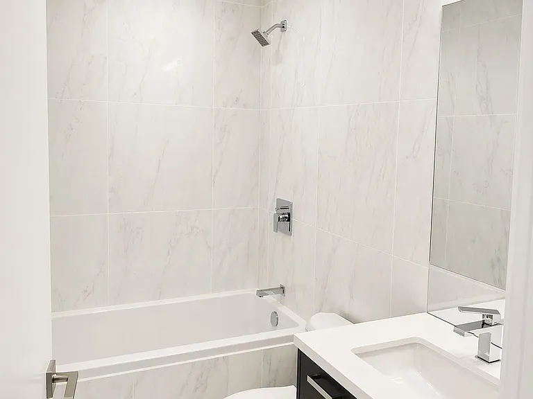 284 King St E #1303 — Photo 5