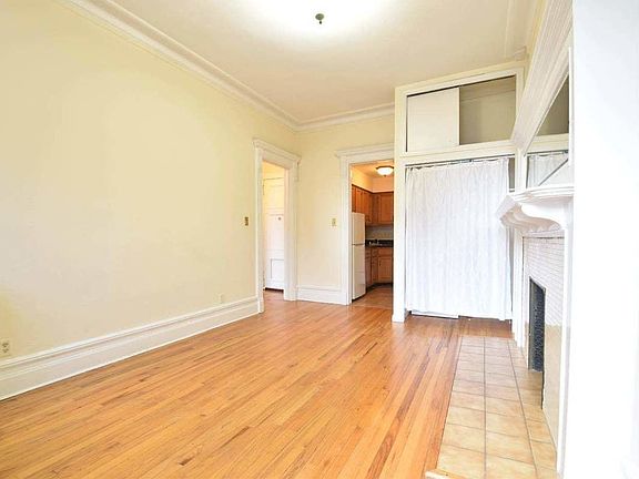 3rd image of 315 W 88th St APT 11