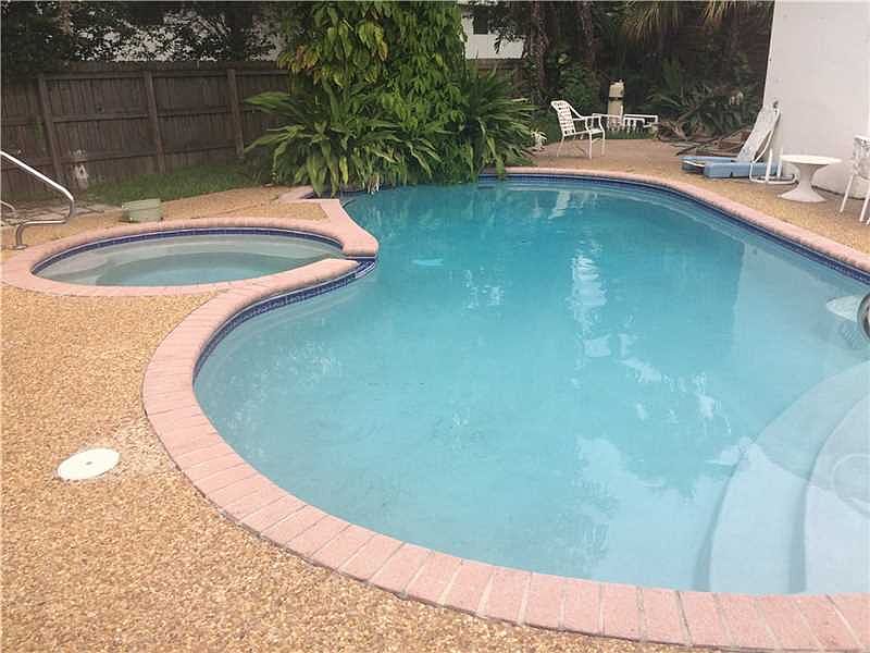 1st image of 985 S Shore Dr #1