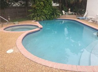985 S Shore Dr #1, Miami Beach, FL 33141